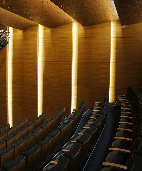 Auditorium accoustique Faux plafond Dampere